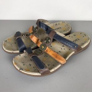 taos trio sandal